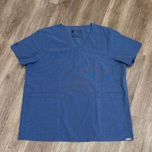 Figs FIONe Lekei Women’s 4 pocket scrub top. Size L.